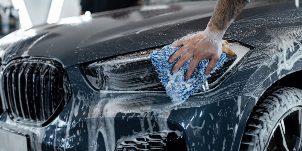Autolavado express en Tlalnepantla con lavado profesional para mantener tu auto limpio, proteger la pintura y conservar su brillo por más tiempo.